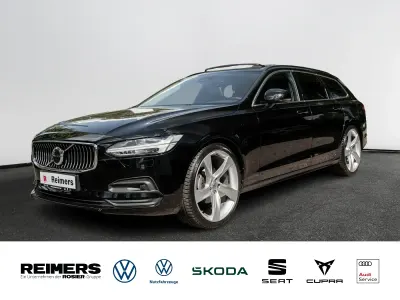 Używany Volvo V90 Momentum 197 KM (144 kW) 2021 Czarny Kombi