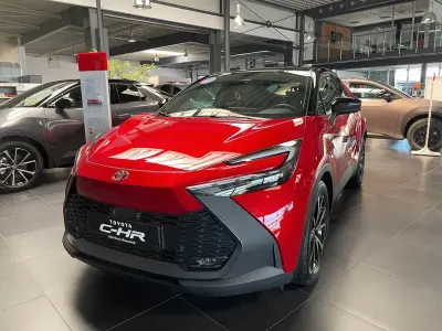 Neu Toyota C-HR 140 PS (102 kW) 2026 Rot SUV