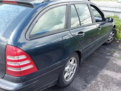 Gebraucht Mercedes C180 129 PS (94 kW) 2002 Schwarz Kombi