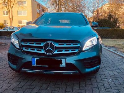 Gebraucht Mercedes GLA200 AMG line 156 PS (114 kW) 2019 Grau SUV