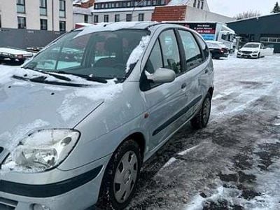 Silber Gebraucht 2001 Renault Scénic Van / Kleinbus | 760 €
