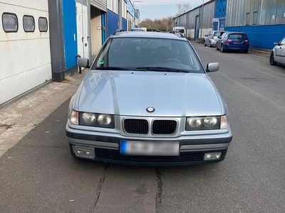 Second-hand BMW 316 90 CP (66 kW) 1998 Argintiu Break
