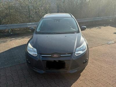 Gebraucht Ford Focus 116 PS (85 kW) 2011 Grau Kombi