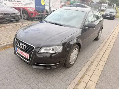 Gebraucht Audi A3 Attraction 105 PS (77 kW) 2010 Schwarz Kleinwagen