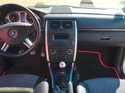 Gebraucht Mercedes B180 109 PS (80 kW) 2005 Silber Van / Kleinbus