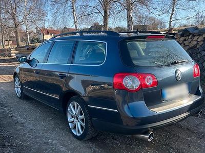 Usata VW Passat Comfortline 150 CV (110 kW) 2005 Blu Station wagon