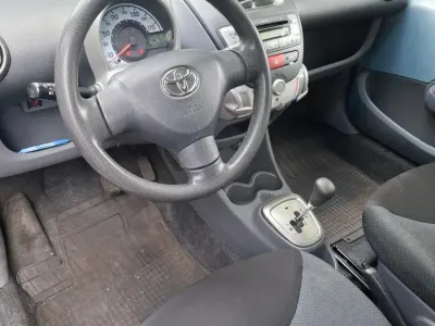 Gebraucht Toyota Aygo 70 PS (51 kW) 2006 Blau Kleinwagen