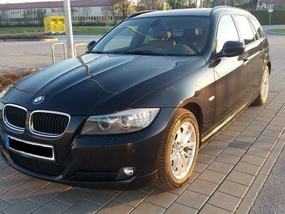 Gebraucht BMW 320 184 PS (135 kW) 2012 Schwarz Kombi