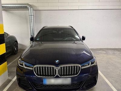 Gebraucht BMW 530 M Sport 286 PS (210 kW) 2022 Blau Kombi