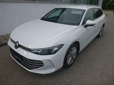 Gebraucht VW Passat Business 204 PS (150 kW) 2025 Weiß Kombi