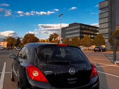 Gebraucht Opel Corsa 90 PS (66 kW) 2010 Schwarz Kleinwagen