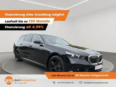 Gebraucht BMW 520 Sport Line 197 PS (144 kW) 2025 Black sapphire Kombi