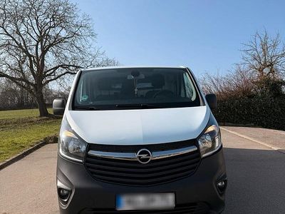 Gebraucht Opel Vivaro 120 PS (88 kW) 2017 Weiß Van / Kleinbus