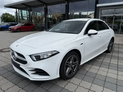 Gebraucht Mercedes A250 AMG line 160 PS (117 kW) 2021 Weiß Limousine