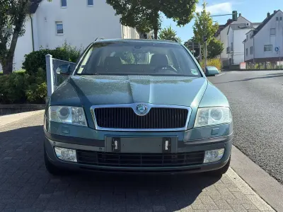 Gebraucht Skoda Octavia Elegance 116 PS (85 kW) 2005 Islandgruen metallic Kombi