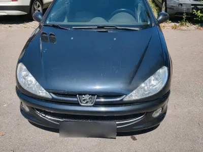 Gebraucht Peugeot 206 CC 110 PS (80 kW) 2004 Schwarz Cabrio