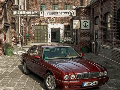 Jaguar XJ8