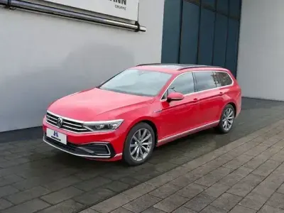 Second-hand VW Passat GTE 218 CP (160 kW) 2022 Roșu Break