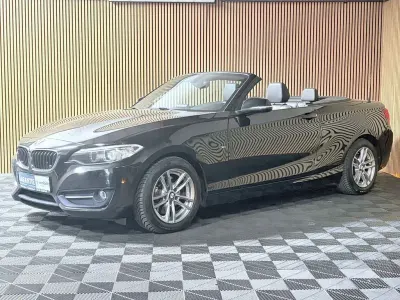 Gebraucht BMW 220 Sport Line 184 PS (135 kW) 2015 Saphirschwarz Cabrio