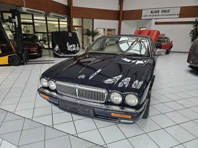 Second-hand Jaguar XJ 311 CP (228 kW) 1997 Albastru Berlinǎ