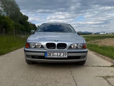 BMW 523