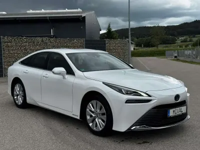 Gebraucht Toyota Mirai Basis 182 PS (133 kW) 2022 Frozen white Limousine