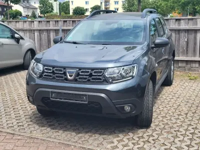 Gebraucht Dacia Duster Comfort 114 PS (83 kW) 2018 Grau SUV