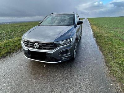 Second-hand VW T-Roc United 150 CP (110 kW) 2020 Gri SUV