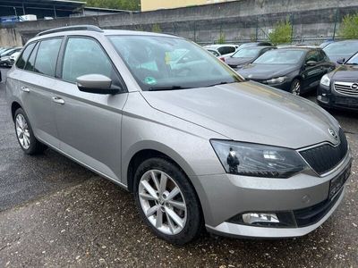 gebraucht Skoda Fabia Xenon Navi Wenig km 1Hand Mototproblem