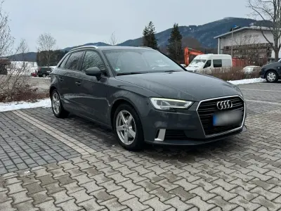Gebraucht Audi A3 150 PS (110 kW) 2019 Grau Limousine