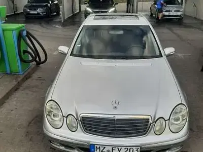Second-hand Mercedes E220