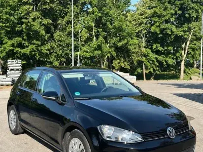 Gebraucht VW Golf VII Trendline 105 PS (77 kW) 2013 Schwarz Limousine