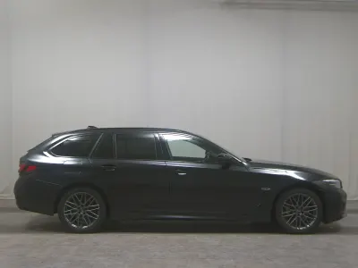 Gebraucht BMW 530e M Sport 292 PS (214 kW) 2022 Schwarz Kombi