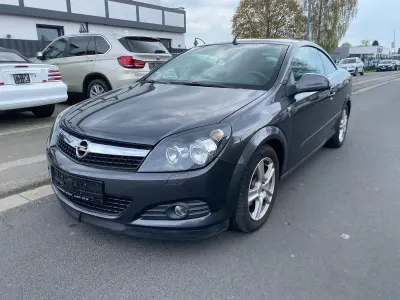 Używany Opel Astra Cabriolet Edition 140 KM (102 kW) 2010 Szary Kabriolet