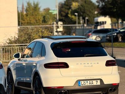 Porsche Macan S