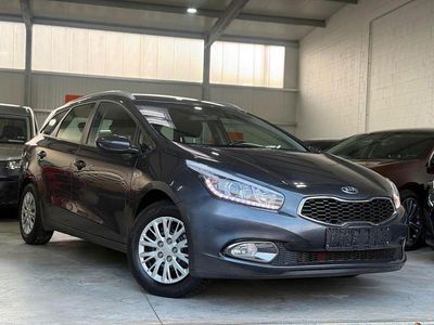 Gebraucht Kia Ceed 135 PS (99 kW) 2013 Grau Kleinwagen