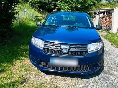 Gebraucht Dacia Sandero 73 PS (53 kW) 2016 Blau Kleinwagen
