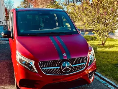 Gebraucht Mercedes V300 AMG 237 PS (174 kW) 2022 Rot Van / Kleinbus