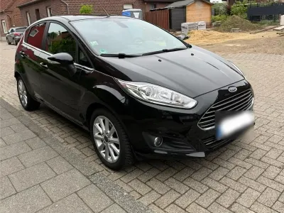 Gebraucht Ford Fiesta Titanium 95 PS (69 kW) 2017 Schwarz Kleinwagen