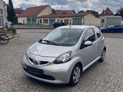 Second-hand Toyota Aygo Cool 68 CP (50 kW) 2007 Argintiu Hatchback