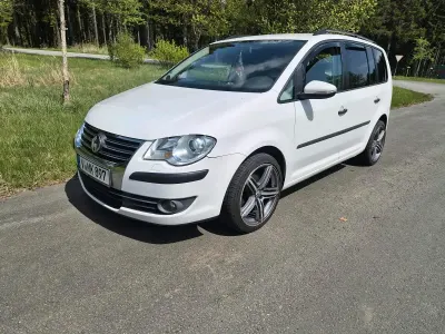 Używany VW Touran 105 KM (77 kW) 2010 Biały Minivan