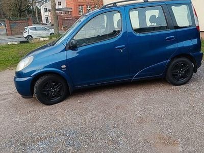 Gebraucht Toyota Yaris Verso 87 PS (63 kW) 2002 Blau Van / Kleinbus
