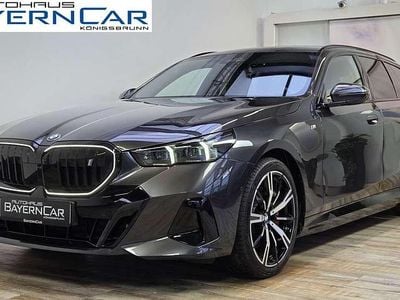 (0a90) sophistograu brillant Gebraucht 2025 BMW i5 M Sport Kombi | 68.989 € (Fairer Preis)