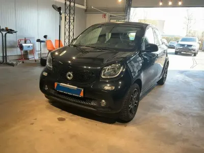 Używany Smart ForFour Prime 90 KM (66 kW) 2019 Czarny Hatchback