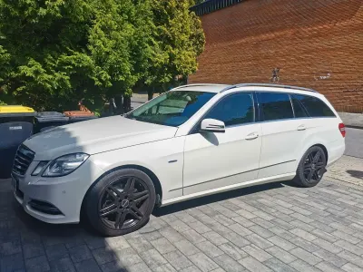 Gebraucht Mercedes E200 Avantgarde 136 PS (100 kW) 2011 Weiß Kombi