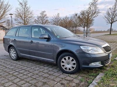 Gebraucht Skoda Octavia Classic 105 PS (77 kW) 2009 Grau Kombi