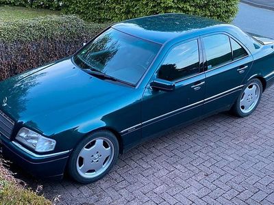Grün Gebraucht 1995 Mercedes C180 Elegance Limousine | 6.700 €