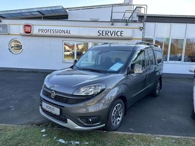 Star grau Gebraucht 2022 Fiat Doblò Trekking Van / Kleinbus | 28.999 €