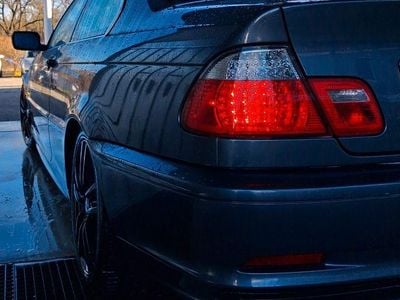 Grau Gebraucht 2001 BMW 325 Coupé | 3.900 € (Guter Preis)