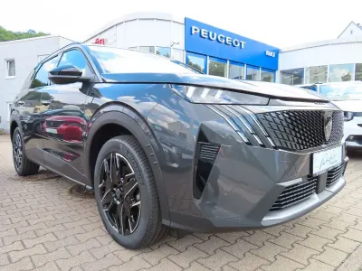 Neu Peugeot 5008 GT 145 PS (106 kW) 2025 Grau SUV